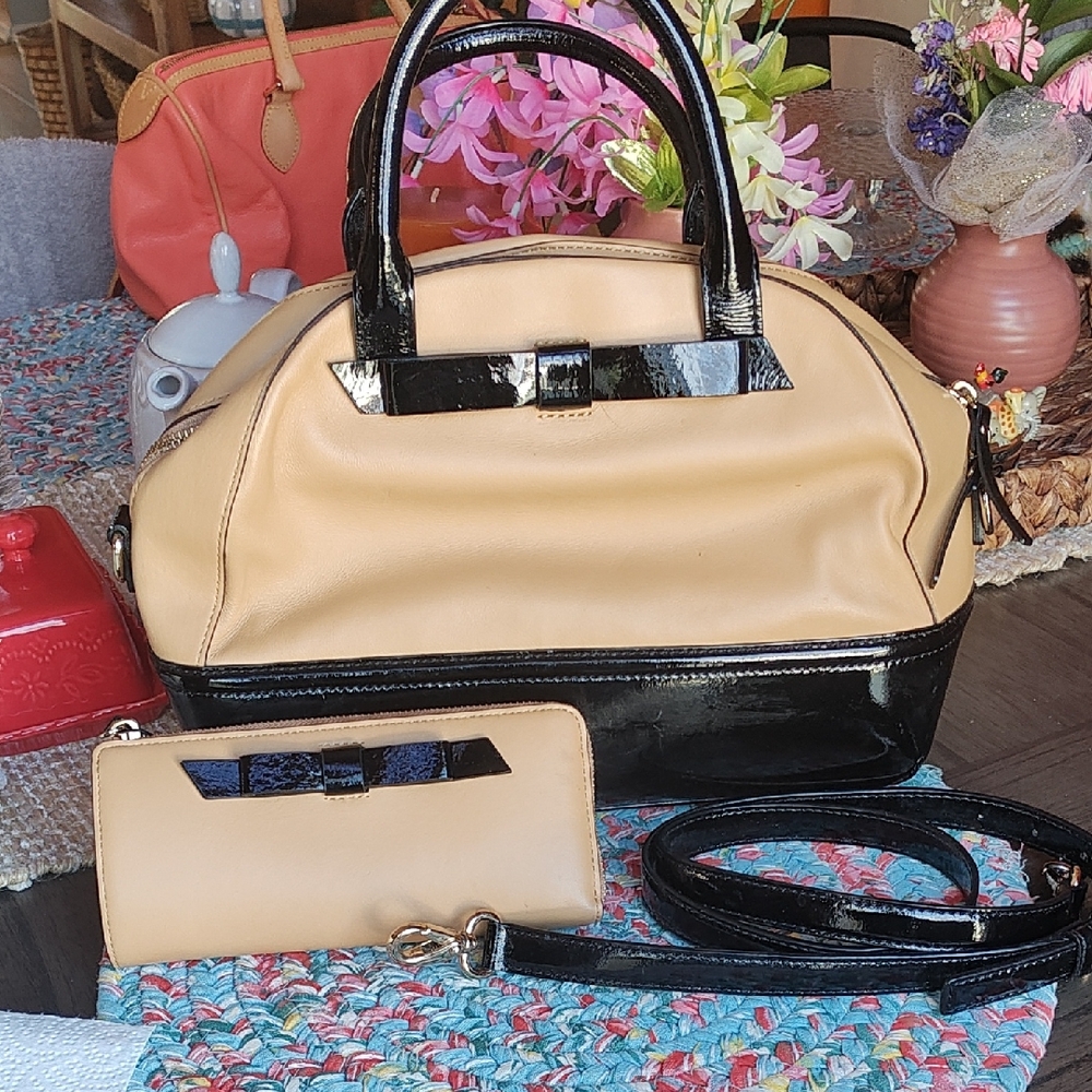 Kate Spade Elegant Black and Tan Women's Handbag Set